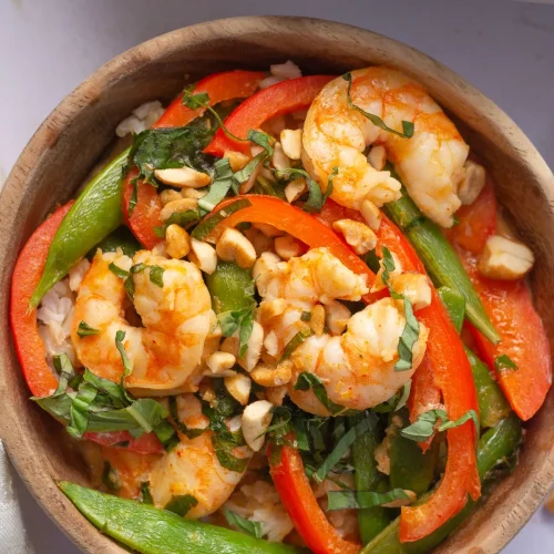 Thai-Prawn-Curry-in-wooden-bowl